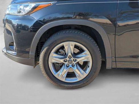 Used 2017 Toyota Highlander Limited image 22
