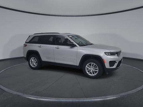 New 2026 Jeep Grand Cherokee Laredo X AWD/4WD image 2