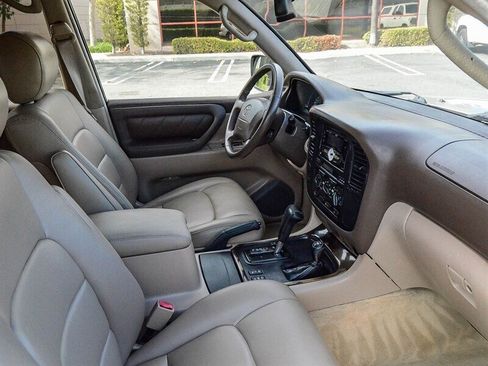 Used 2000 Toyota Land Cruiser AWD/4WD image 23