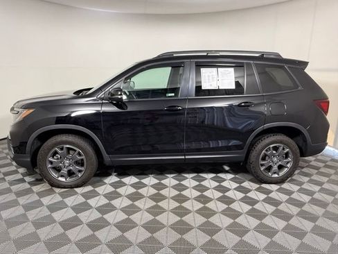 Used 2024 Honda Passport TrailSport image 3