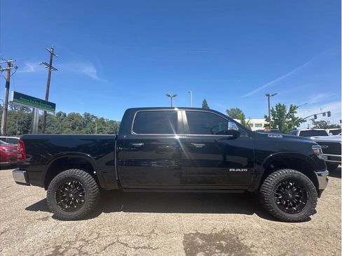 Used 2021 RAM 1500 Laramie AWD/4WD image 9