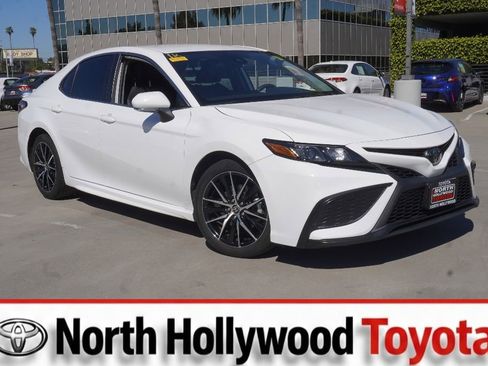 Certified 2023 Toyota Camry SE image 1
