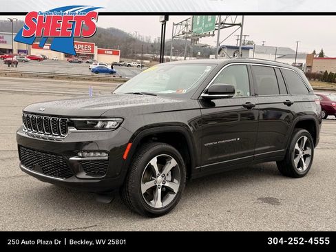 Used 2023 Jeep Grand Cherokee Limited w/ Luxury Tech Group II image 1