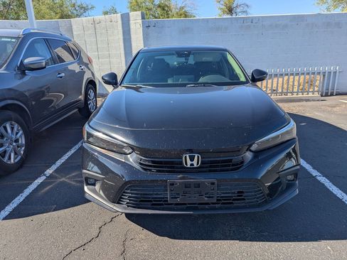 Used 2023 Honda Civic Touring image 3