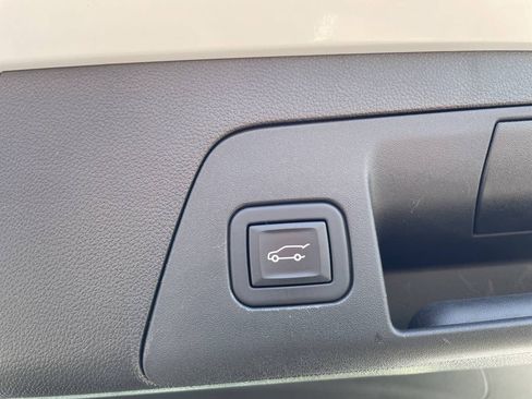 Used 2023 Buick Envision Essence AWD/4WD image 6