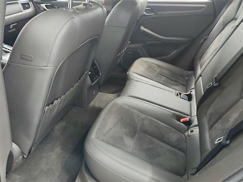 Used 2018 Porsche Macan Sport Edition image 12