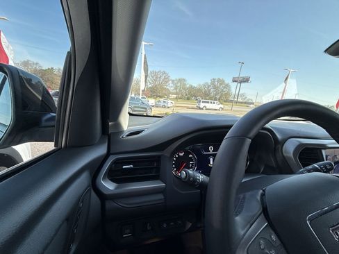 Certified 2023 GMC Acadia AT4 w/ Technology Package AWD/4WD image 24