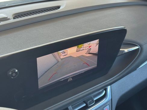 Used 2025 Buick Envista Preferred image 23