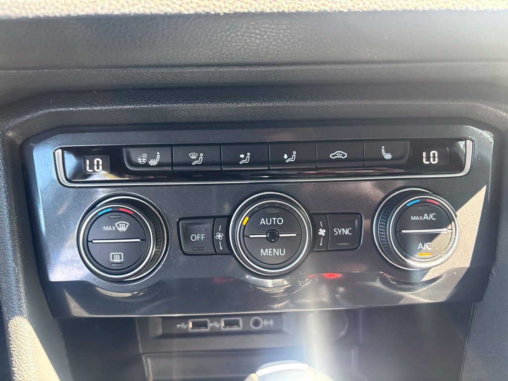 Used 2020 Volkswagen Tiguan SEL Premium R-Line w/ 3rd Row Seat Package AWD/4WD image 14