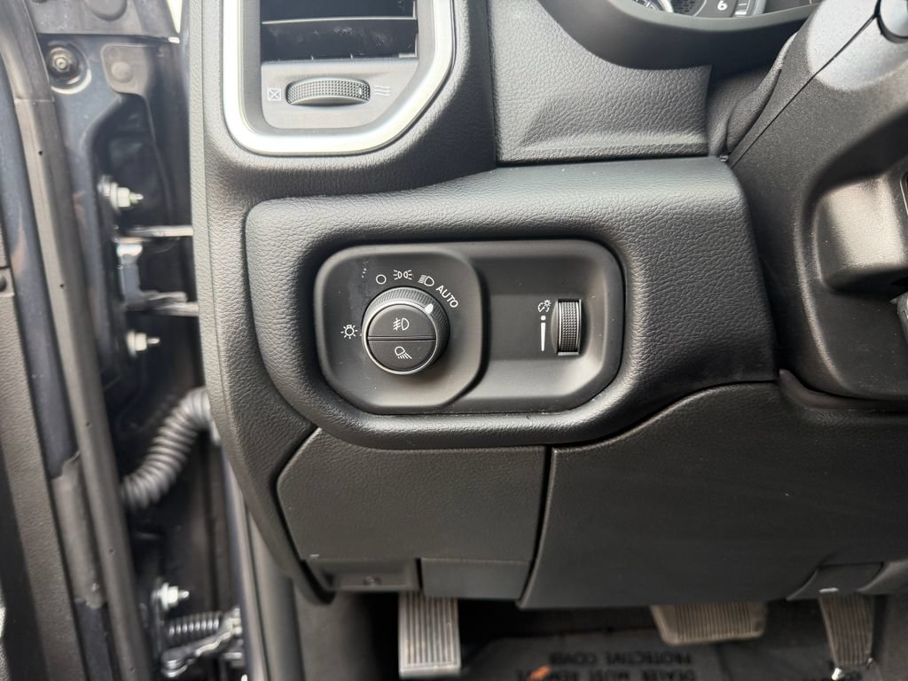 Used 2025 RAM 2500 Big Horn AWD/4WD image 20