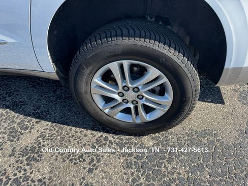 Used 2020 Buick Enclave Essence image 9