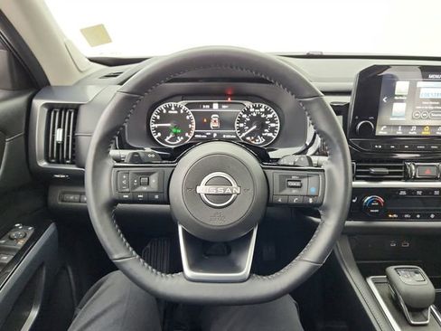 Used 2025 Nissan Pathfinder SL w/ SL Premium Package image 32