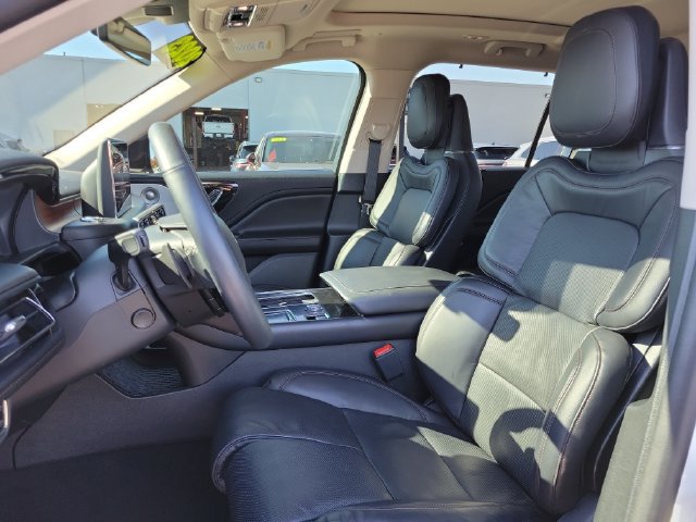 Used 2023 Lincoln Aviator Reserve w/ Equipment Group 201A AWD/4WD image 5