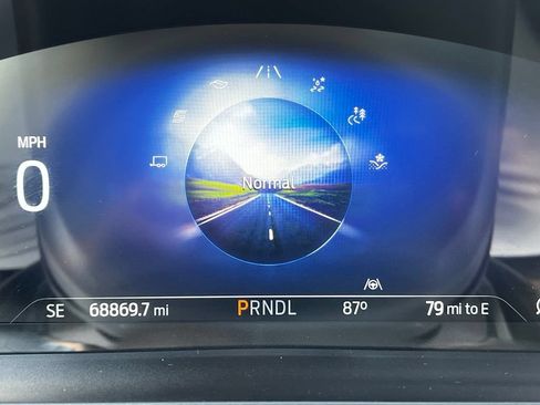 Used 2022 Ford Explorer Platinum w/ Equipment Group 601A AWD/4WD image 30