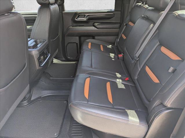 Used 2024 GMC Sierra 2500 AT4 w/ AT4 Premium Plus Package AWD/4WD image 17