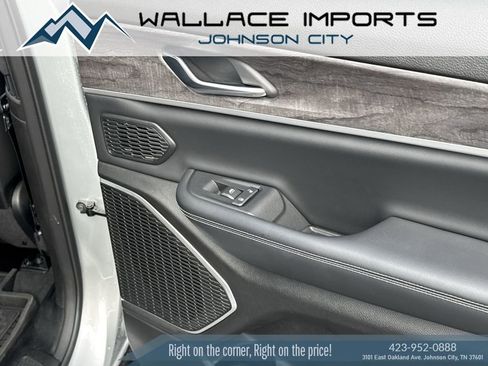 Used 2023 Jeep Grand Cherokee L Limited image 42