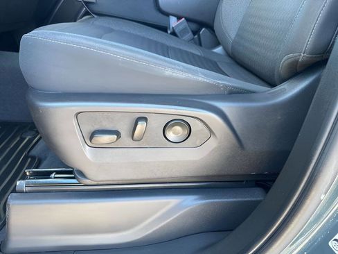 Used 2025 Chevrolet Silverado 1500 LT image 19