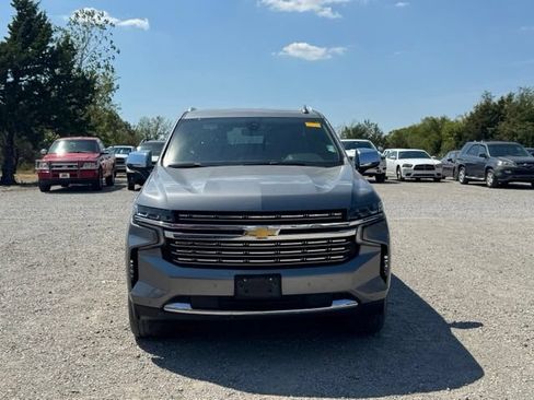 Used 2022 Chevrolet Suburban Premier AWD/4WD image 2