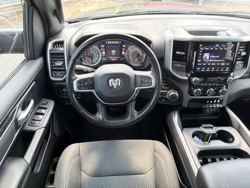 Used 2021 RAM 1500 Big Horn AWD/4WD image 3