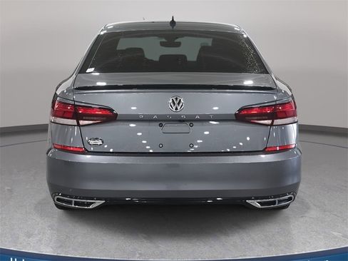 Used 2022 Volkswagen Passat 2.0T R-Line image 7