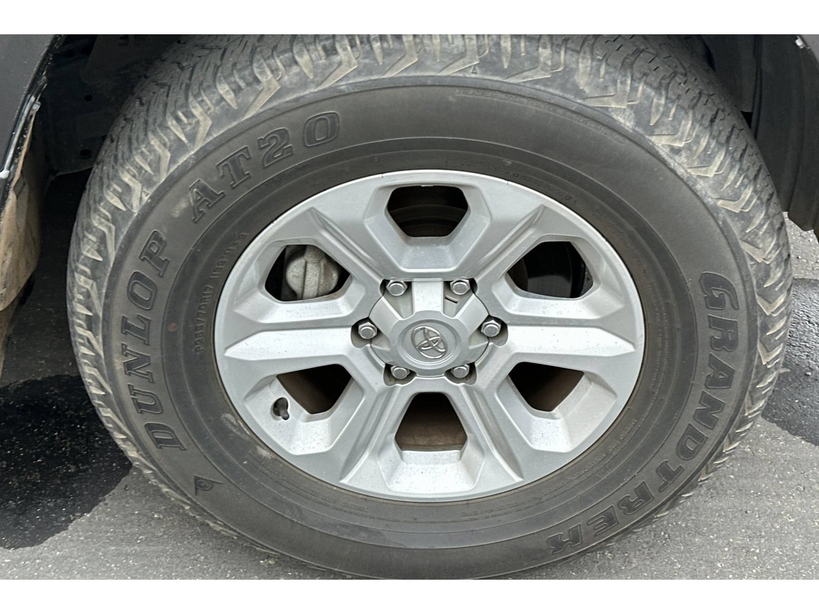 Used 2022 Toyota 4Runner SR5 Premium w/ Moonroof Package RWD image 4
