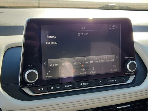 Used 2022 Nissan Rogue SV w/ SV Premium Package image 15