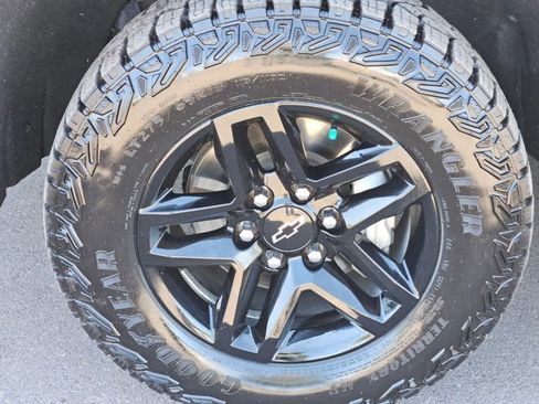 Used 2022 Chevrolet Silverado 1500 LT Trail Boss image 27