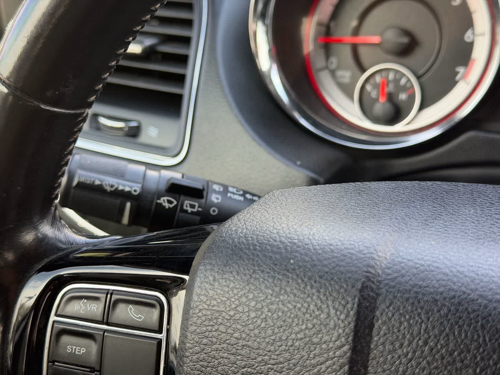 Used 2019 Dodge Grand Caravan SXT FWD image 25