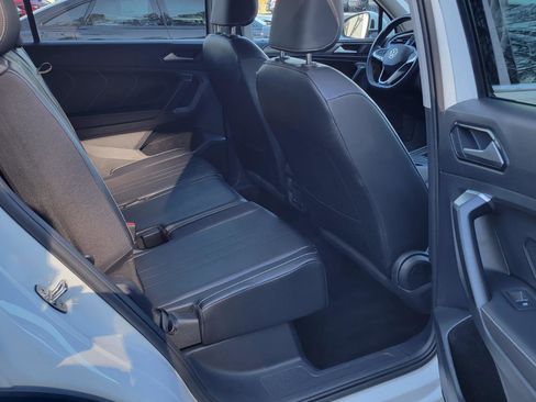 Certified 2024 Volkswagen Tiguan SE image 39