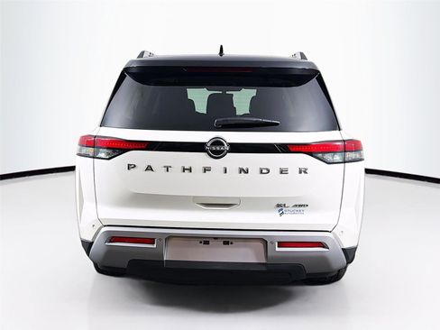 Used 2024 Nissan Pathfinder SL AWD/4WD image 6