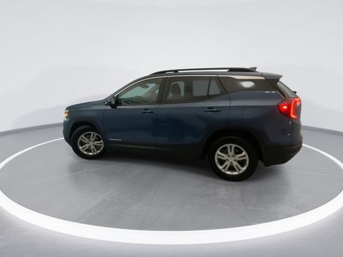 Used 2024 GMC Terrain SLE w/ Driver Convenience Package FWD image 3