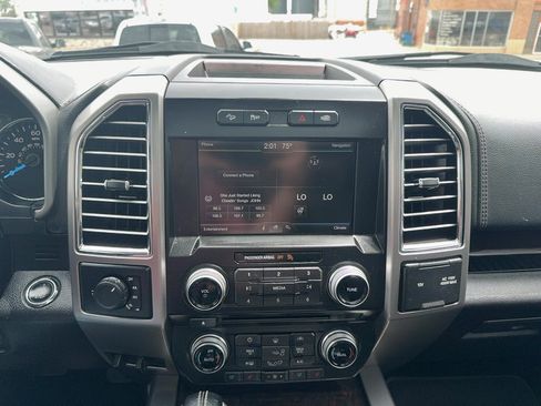 Used 2015 Ford F150 Platinum w/ Equipment Group 701A Luxury AWD/4WD image 16