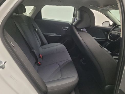 Used 2025 Kia K4 FWD image 19