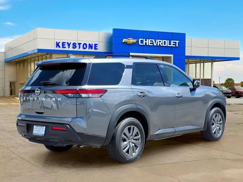 Used 2025 Nissan Pathfinder SV FWD image 7
