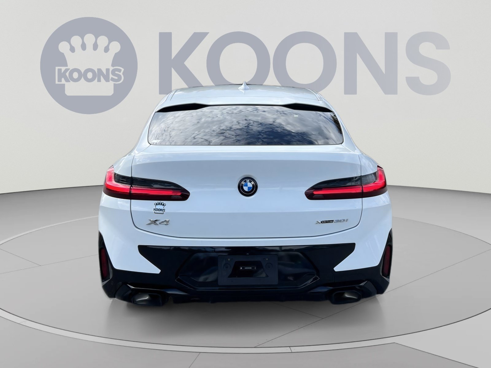 Used 2024 BMW X4 xDrive30i w/ M Sport Package AWD/4WD image 5