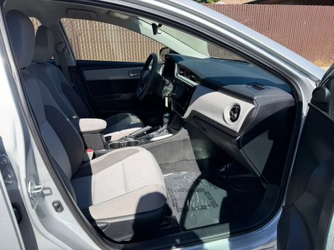 Used 2017 Toyota Corolla LE FWD image 13