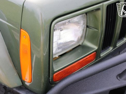 Used 1990 Jeep Comanche 2WD image 34