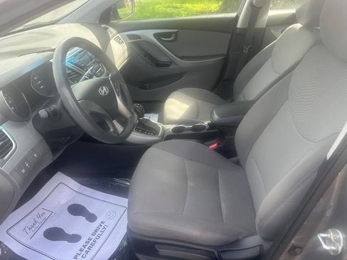 Used 2014 Hyundai Elantra SE image 8