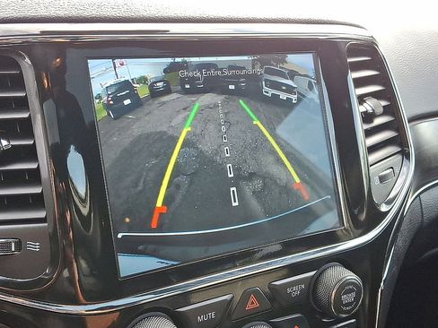 Used 2021 Jeep Grand Cherokee Limited AWD/4WD image 21