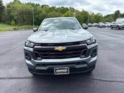 Used 2023 Chevrolet Colorado LT w/ LT Convenience Package II AWD/4WD image 3