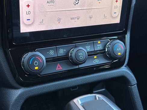 New 2025 Ford Ranger XLT w/ Equipment Group 301A High image 19