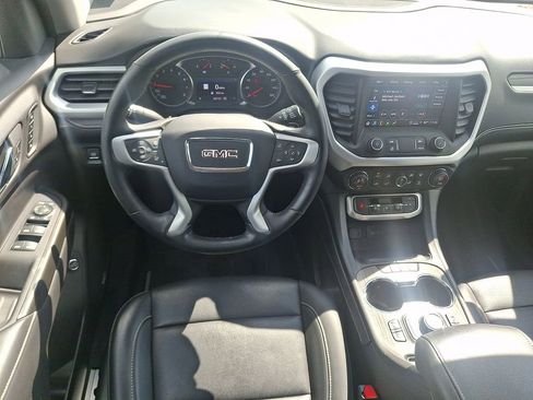 Used 2023 GMC Acadia SLT w/ Preferred Package AWD/4WD image 2