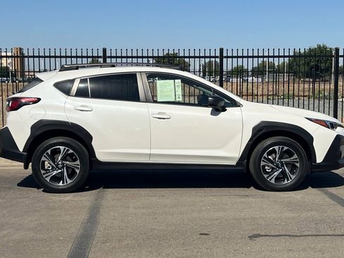 Used 2024 Subaru Crosstrek 2.0i Premium AWD/4WD image 3