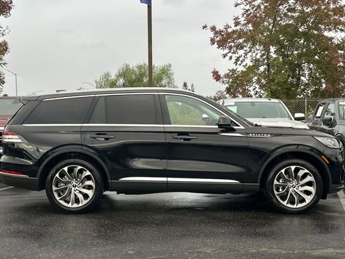 Used 2025 Lincoln Aviator Reserve image 8