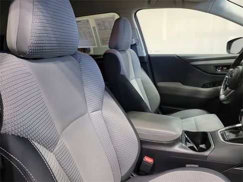 Used 2022 Subaru Outback Premium image 17