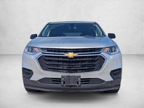Used 2018 Chevrolet Traverse LS image 2