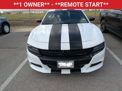 Used 2019 Dodge Charger SXT w/ Blacktop Package RWD image 2