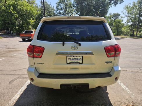 Used 2011 Toyota Sequoia Platinum AWD/4WD image 4