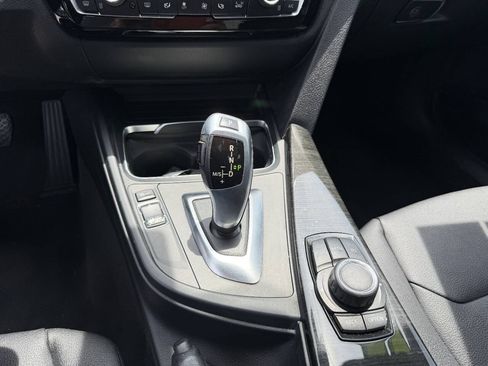 Used 2017 BMW 320i Sedan RWD image 11