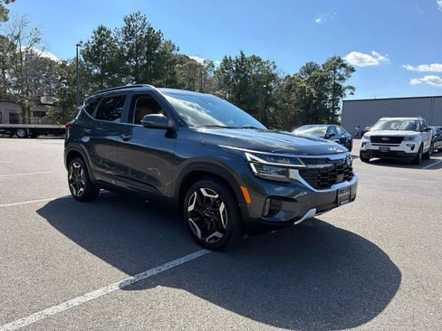 Certified 2024 Kia Seltos SX w/ SX Sunroof Package AWD/4WD image 4